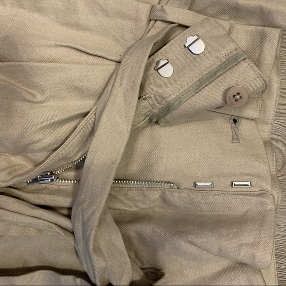 BNWOT Babaton tie front shorts - Picture 2 of 2